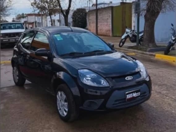 Ford Ka Viral 1.0 2012 negro, vista tres cuartos delantera